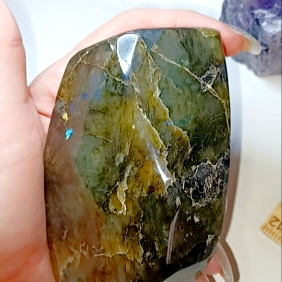 Flashy Laboradite Big Stone Crystal - Picture 4 of 6